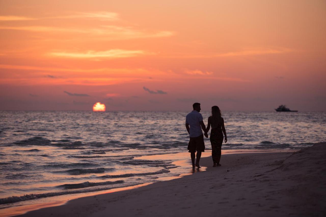 Innahura Maldives Resort Kurendhoo Esterno foto